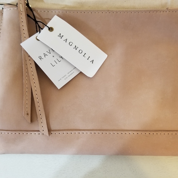 Magnolia Home Blush Bella Clutch - Picture 4 of 6
